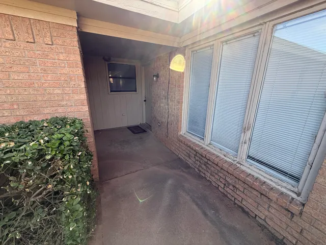 Photo 3 — 1303 80th Street B, Lubbock, TX 79423