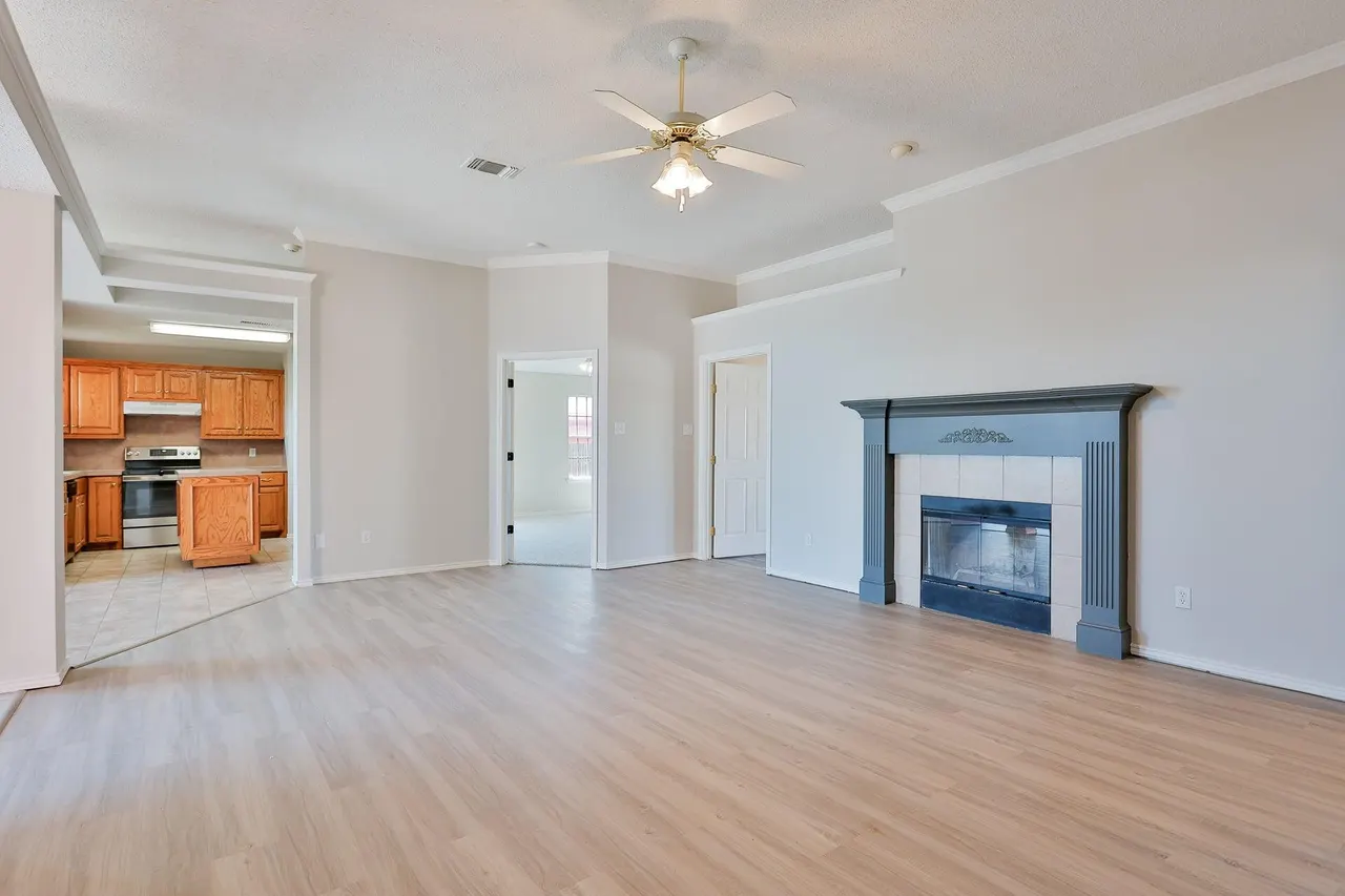 Photo 12 — 2416 92nd Street, Lubbock, TX 79423