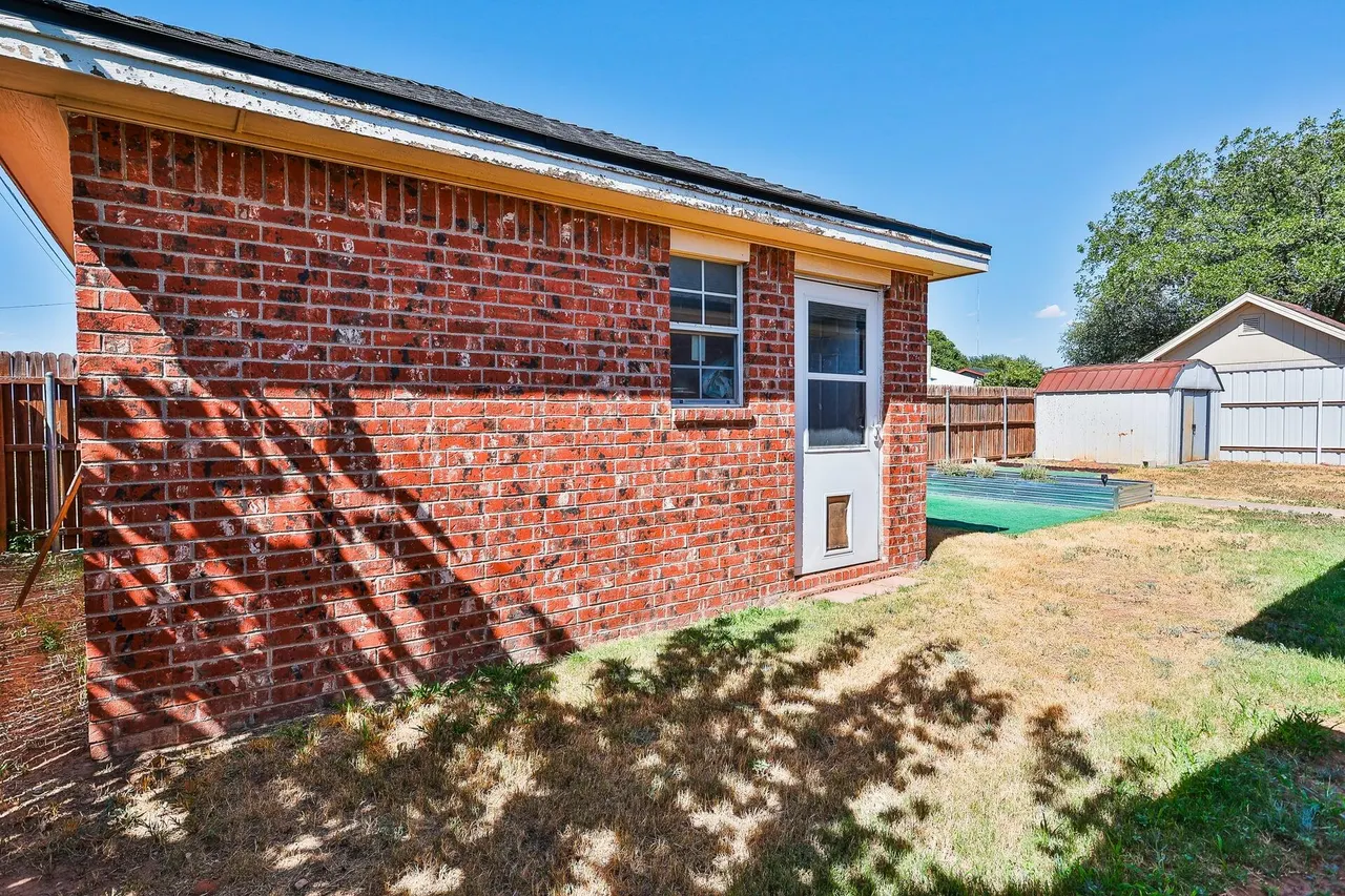 Photo 32 — 2416 92nd Street, Lubbock, TX 79423