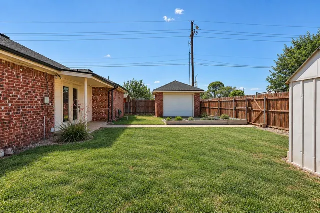 Photo 4 — 2416 92nd Street, Lubbock, TX 79423