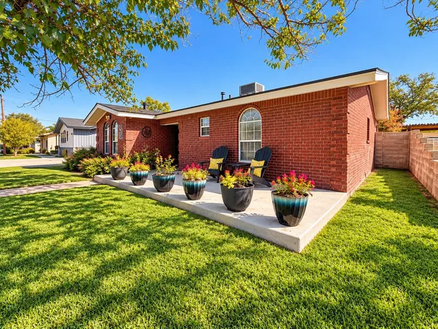Photo 3 — 706 NW 12th Street, Andrews, TX 79714