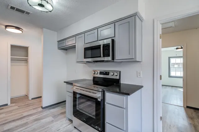 Photo 5 — 312 E 16th Street, Wolfforth, TX 79382