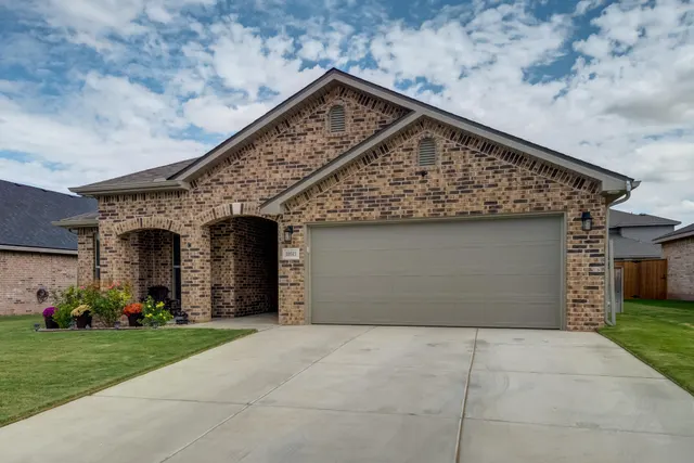 Photo 3 — 10513 Albany Avenue, Lubbock, TX 79424