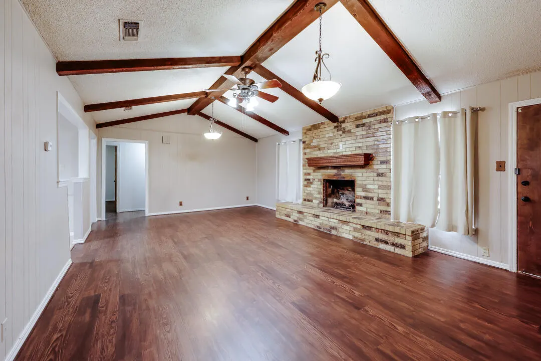 Photo 4 — 225 N Terry Drive, Slaton, TX 79364