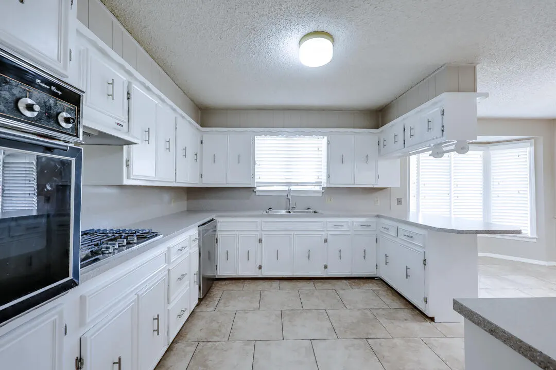 Photo 8 — 225 N Terry Drive, Slaton, TX 79364