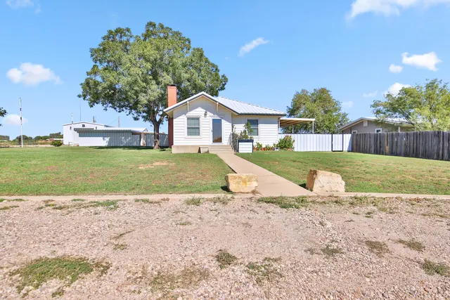 Photo 2 — 2620 County Rd 7670, Lubbock, TX 79423