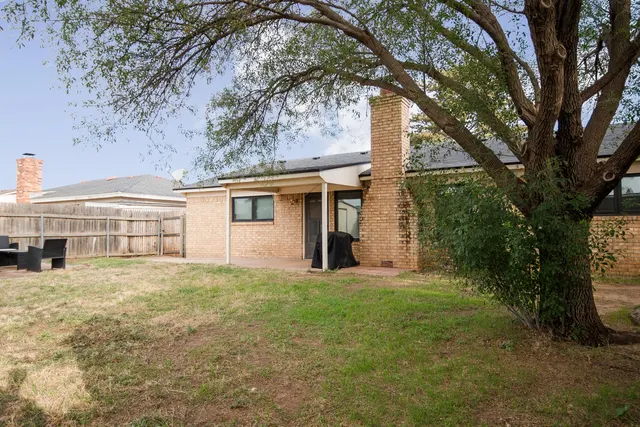 Photo 7 — 2319 79th Street, Lubbock, TX 79423