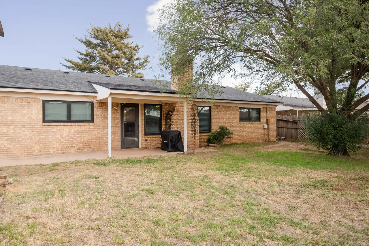 Photo 3 — 2319 79th Street, Lubbock, TX 79423