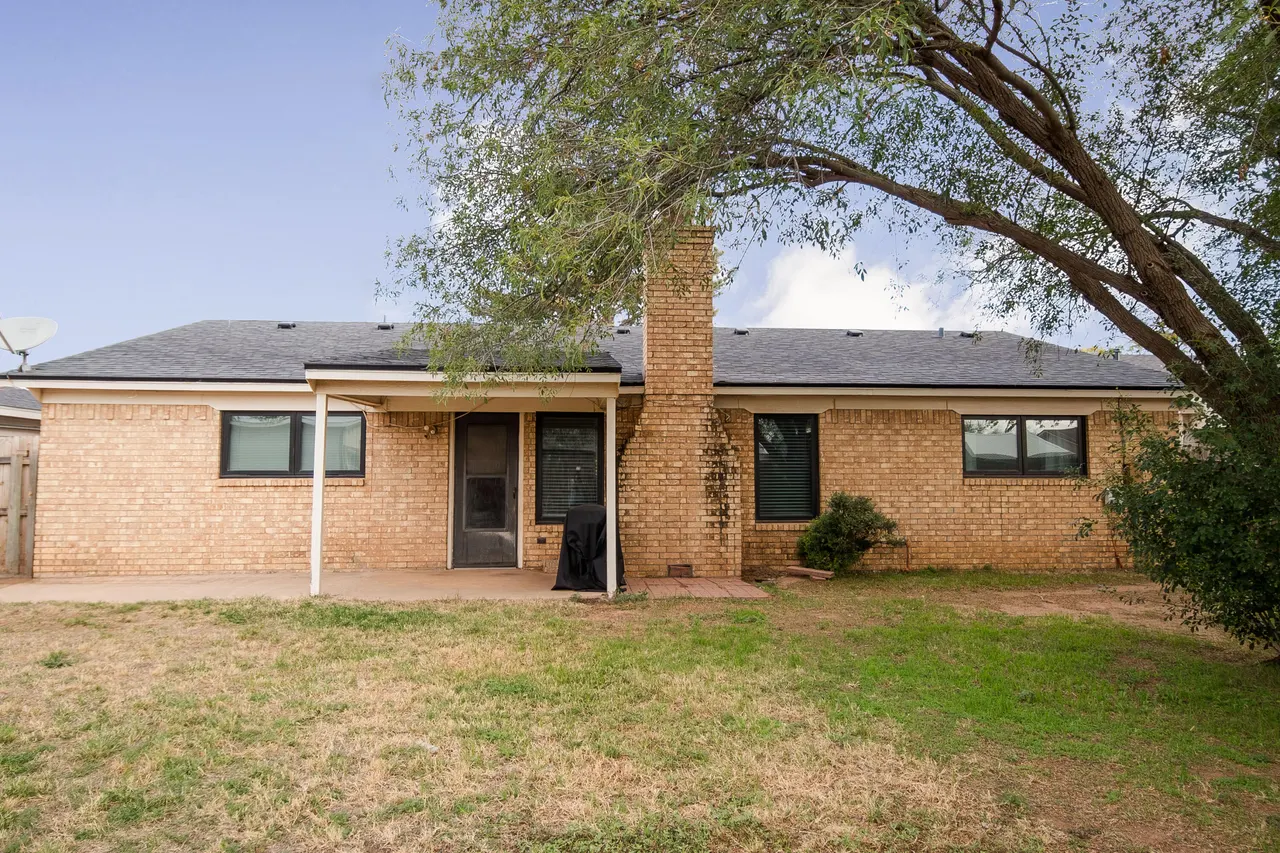 Photo 4 — 2319 79th Street, Lubbock, TX 79423