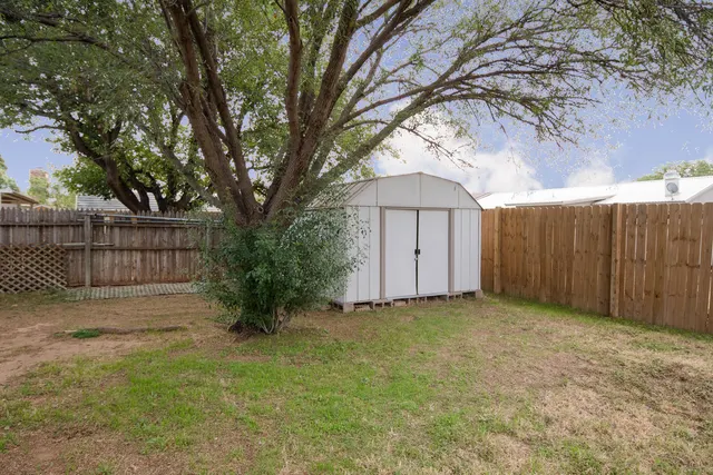 Photo 5 — 2319 79th Street, Lubbock, TX 79423