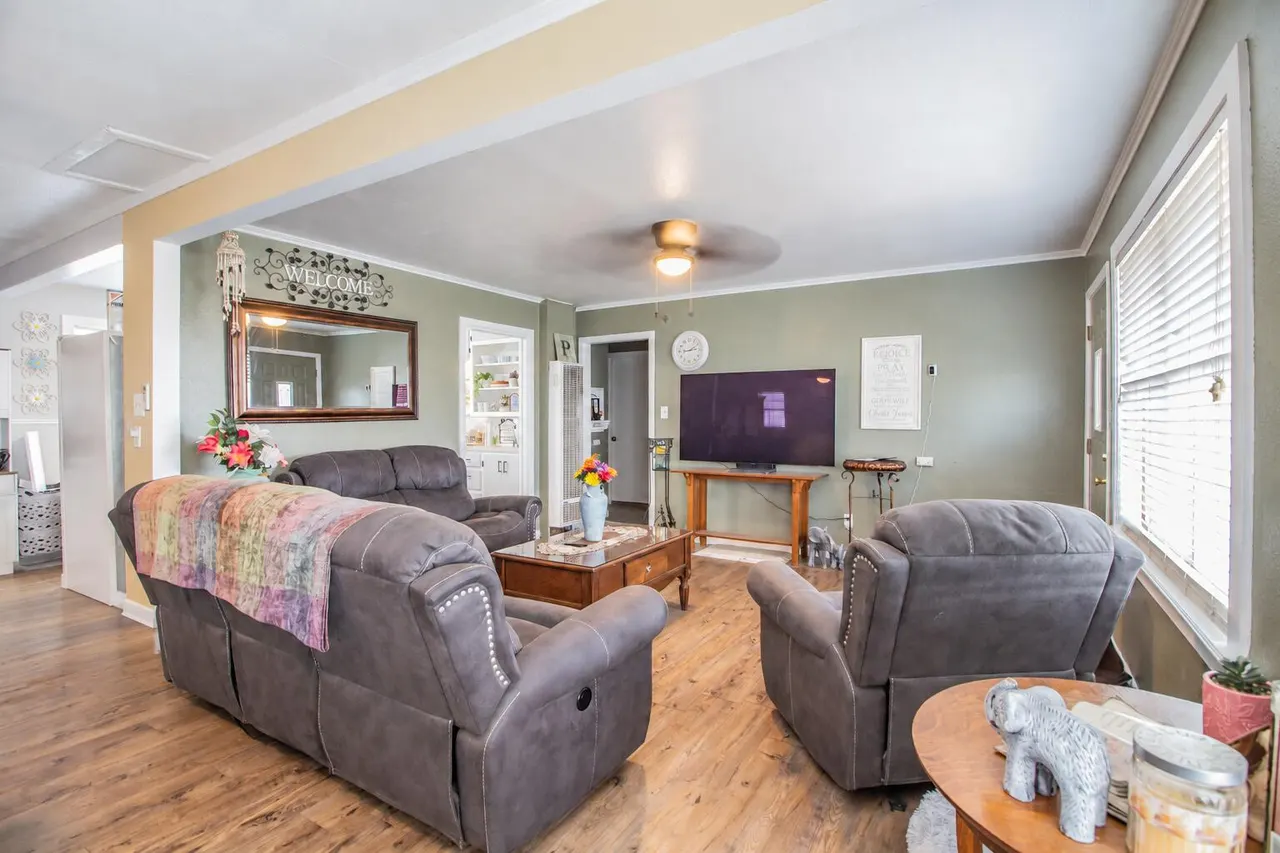 Photo 7 — 407 E Lanny Avenue, Brownfield, TX 79316