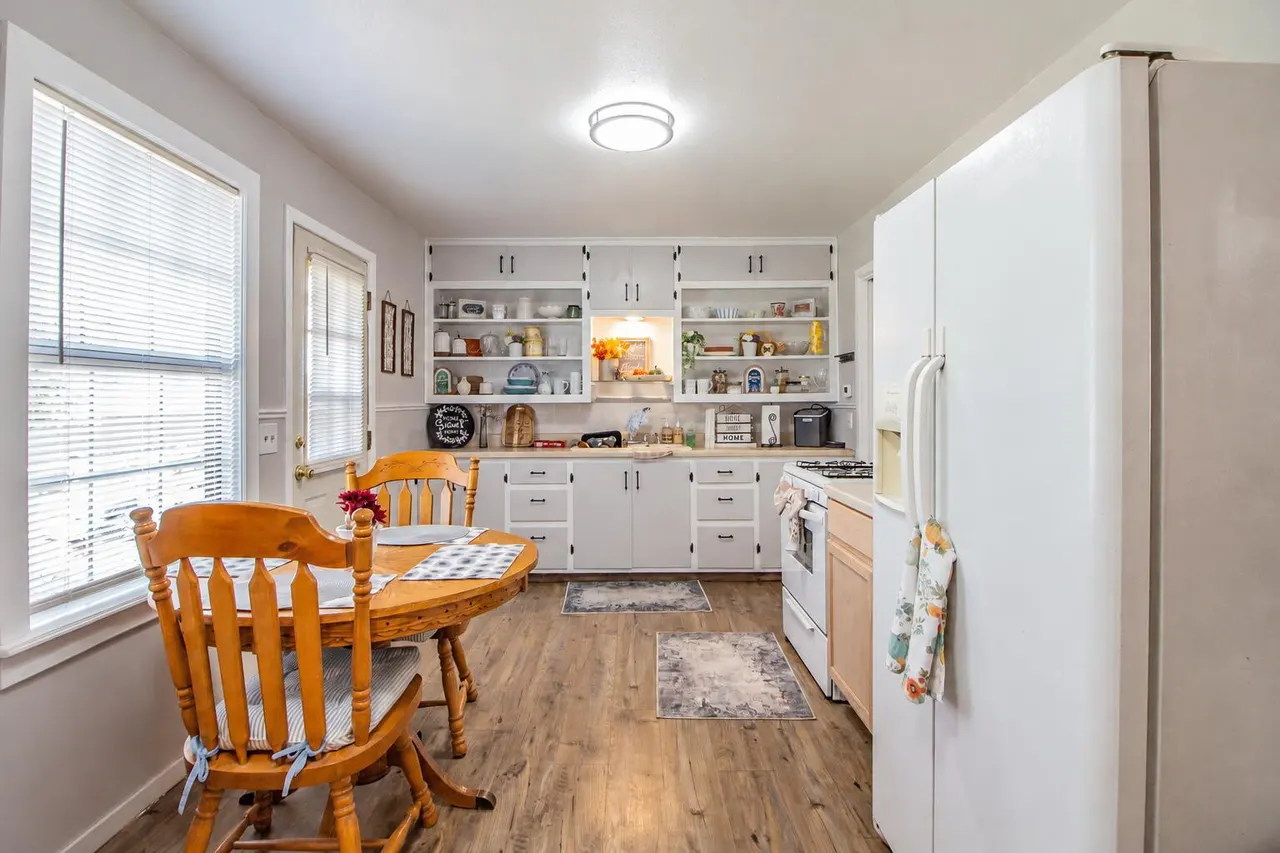 Photo 9 — 407 E Lanny Avenue, Brownfield, TX 79316