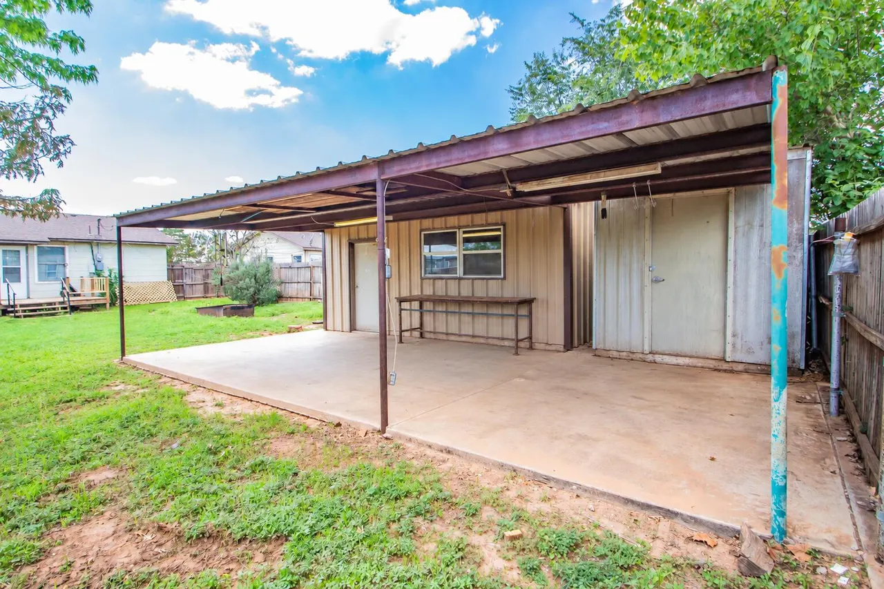 Photo 19 — 407 E Lanny Avenue, Brownfield, TX 79316