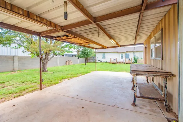 Photo 5 — 407 E Lanny Avenue, Brownfield, TX 79316