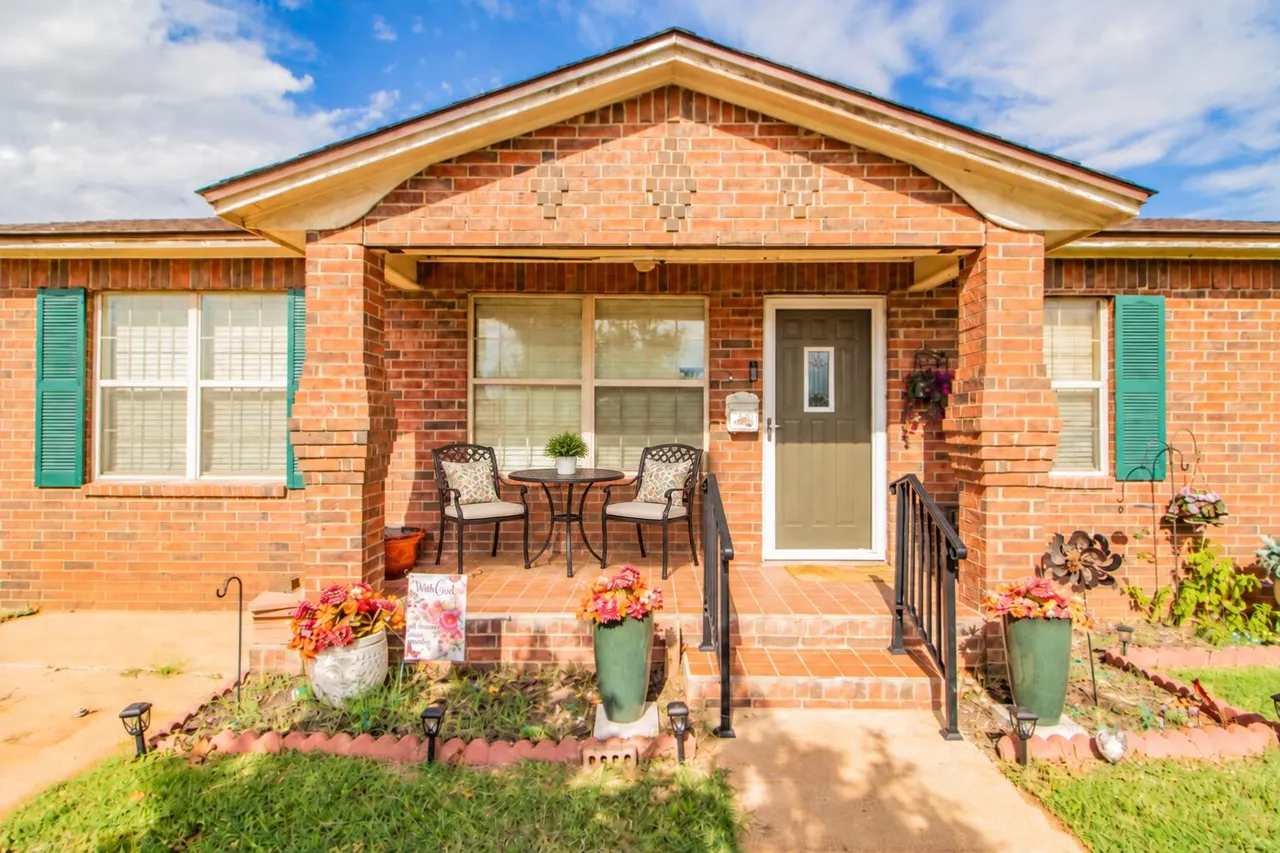 Front exterior — 407 E Lanny Avenue, Brownfield, TX 79316