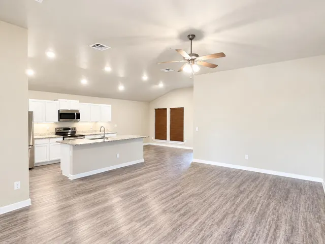 Photo 3 — 3202 Viola Avenue, Lubbock, TX 79407