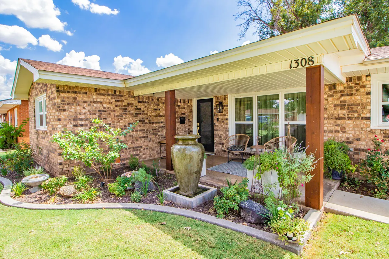 Photo 3 — 1308 E Harris Street, Brownfield, TX 79316