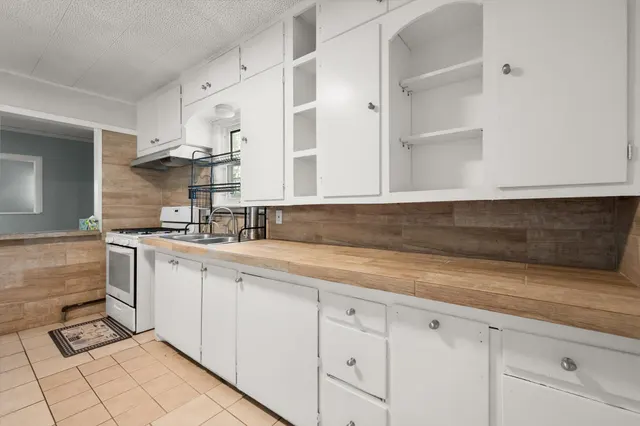 Photo 8 — 2306 28th Street, Lubbock, TX 79411