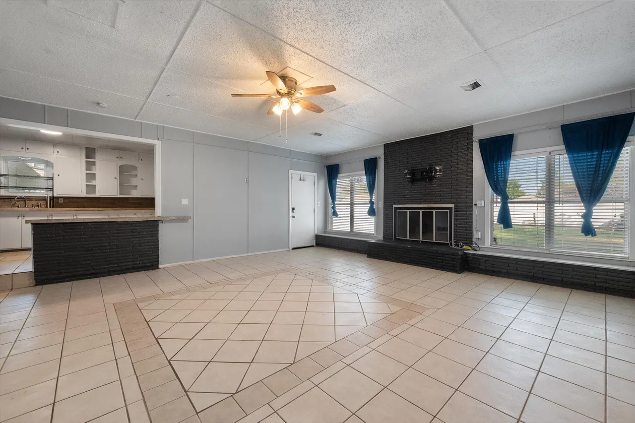 Photo 15 — 2306 28th Street, Lubbock, TX 79411