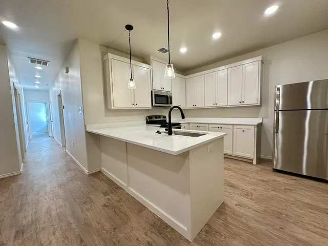 Photo 4 — 7025 40th Street, Lubbock, TX 79407