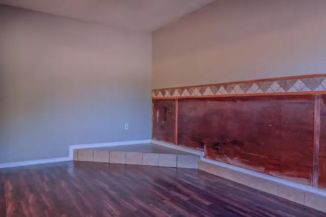 Photo 3 — 2005 43rd Street, Lubbock, TX 79412