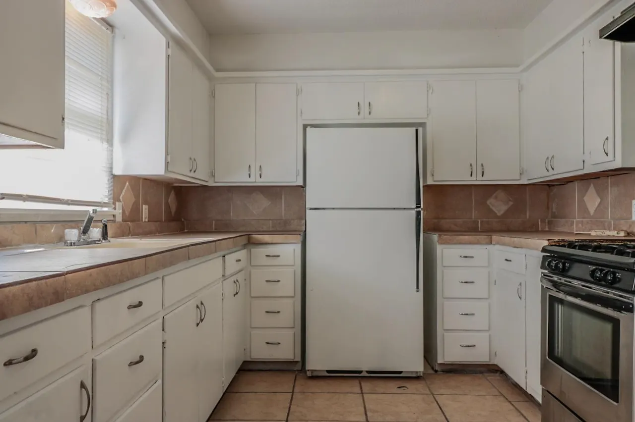 Photo 5 — 2005 43rd Street, Lubbock, TX 79412