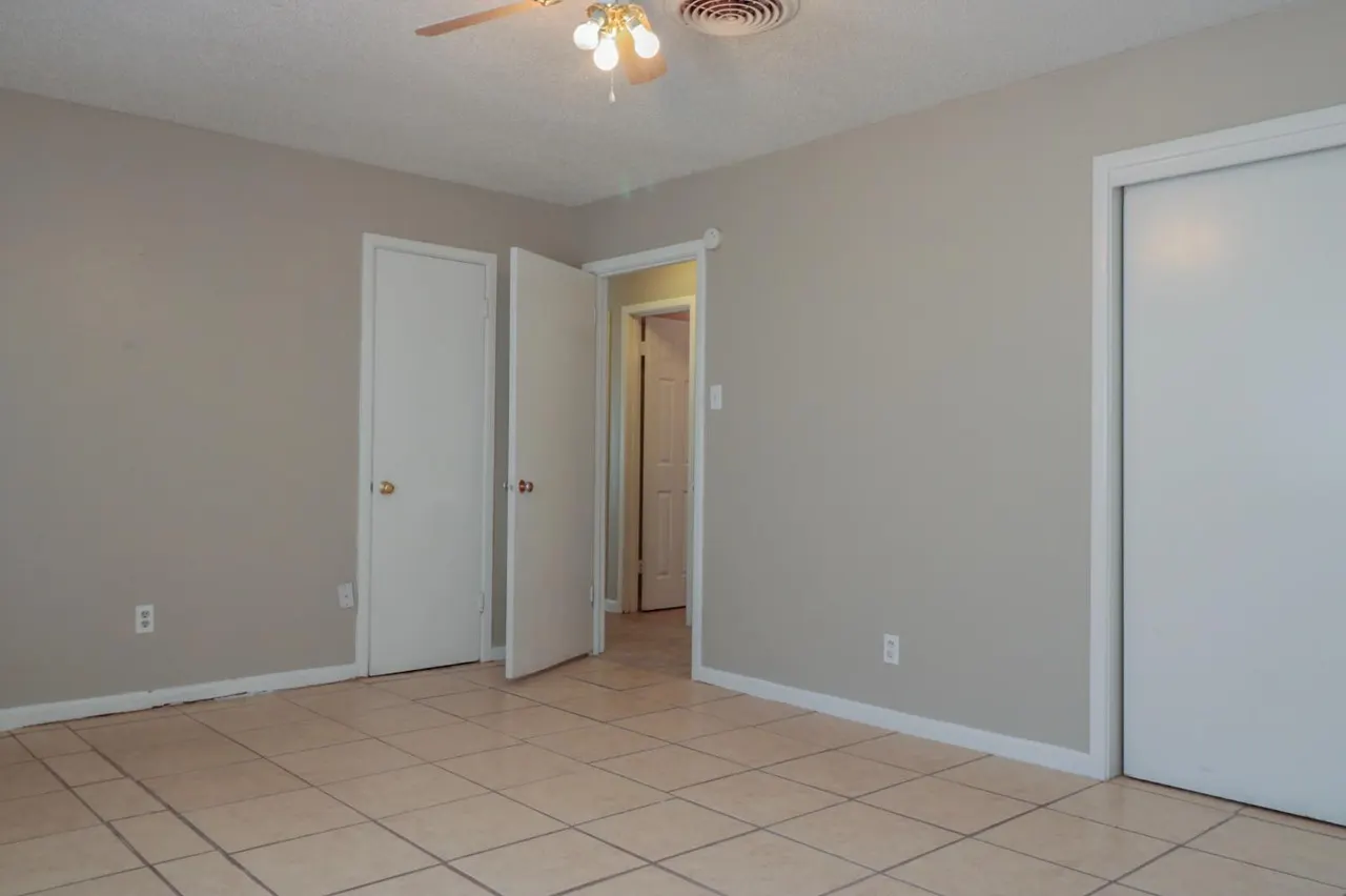 Photo 7 — 2005 43rd Street, Lubbock, TX 79412