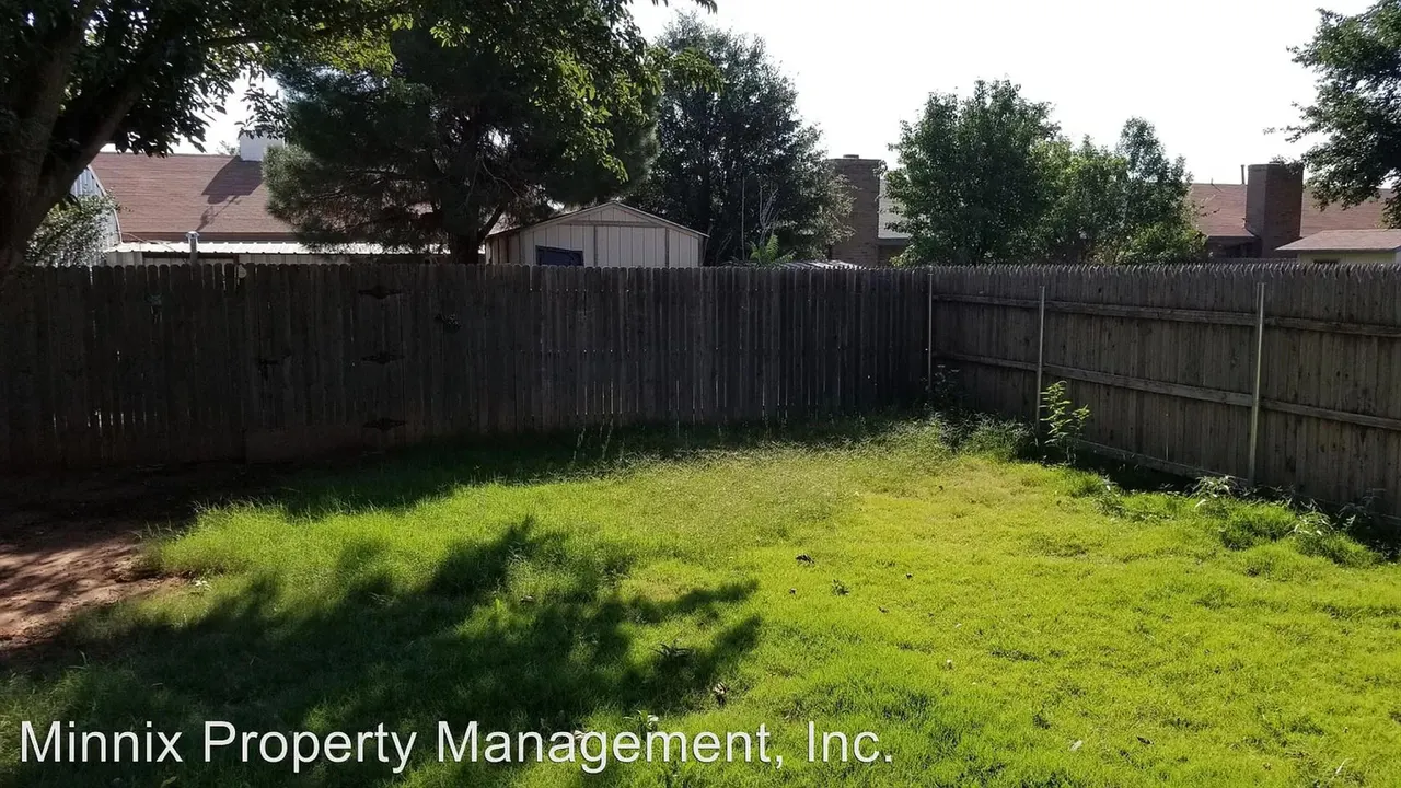 Photo 12 — 7701 Vernon Avenue, Lubbock, TX 79423
