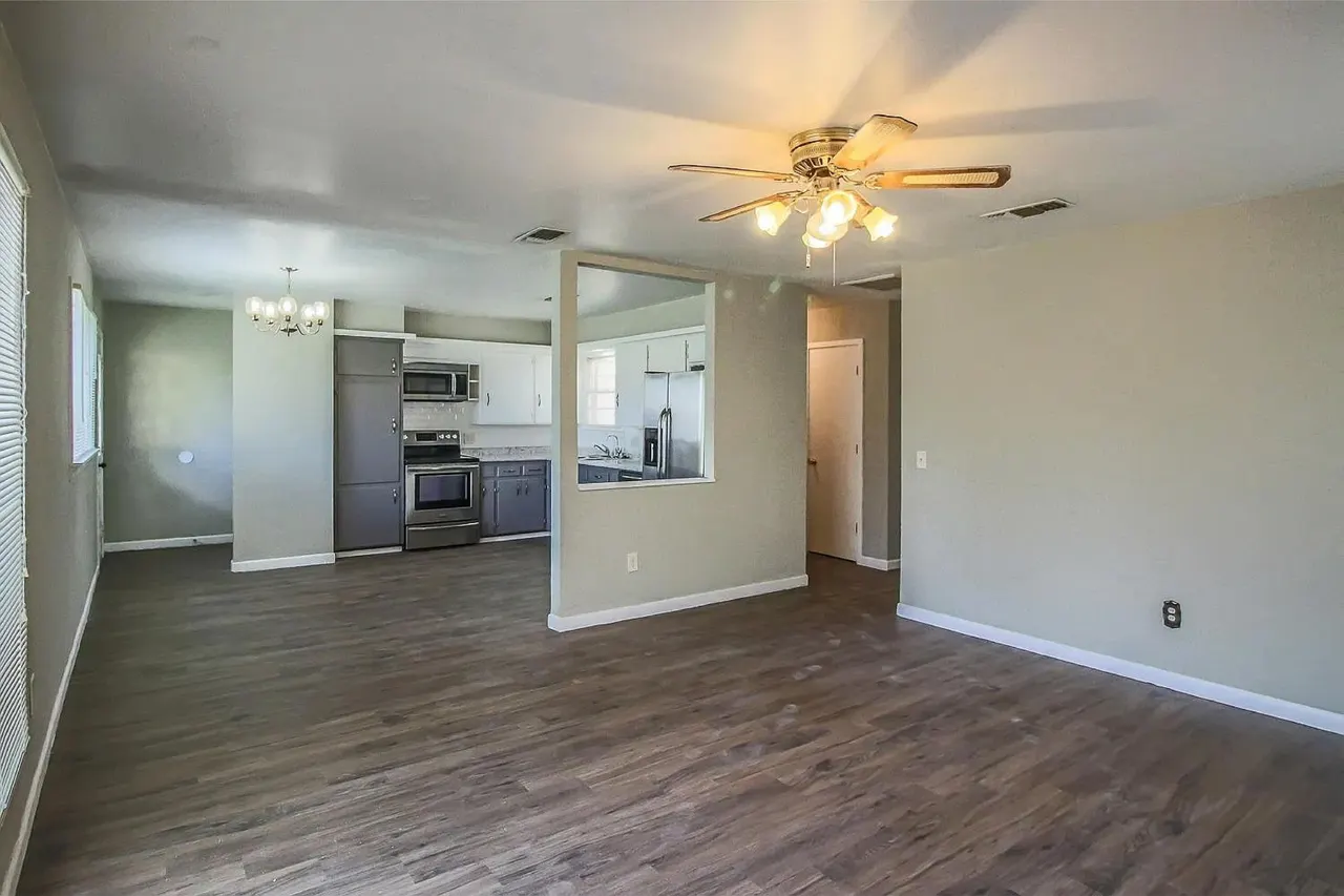 Photo 3 — 4831 52nd Street, Lubbock, TX 79414
