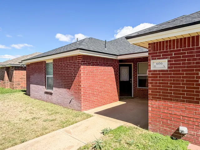 Photo 3 — 606 N Bangor Avenue, Lubbock, TX 79416