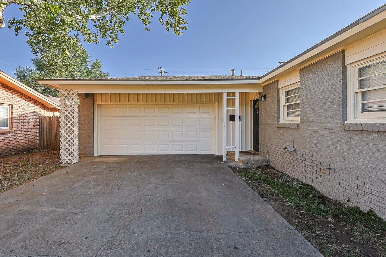 Photo 5 — 4202 53rd Street, Lubbock, TX 79413