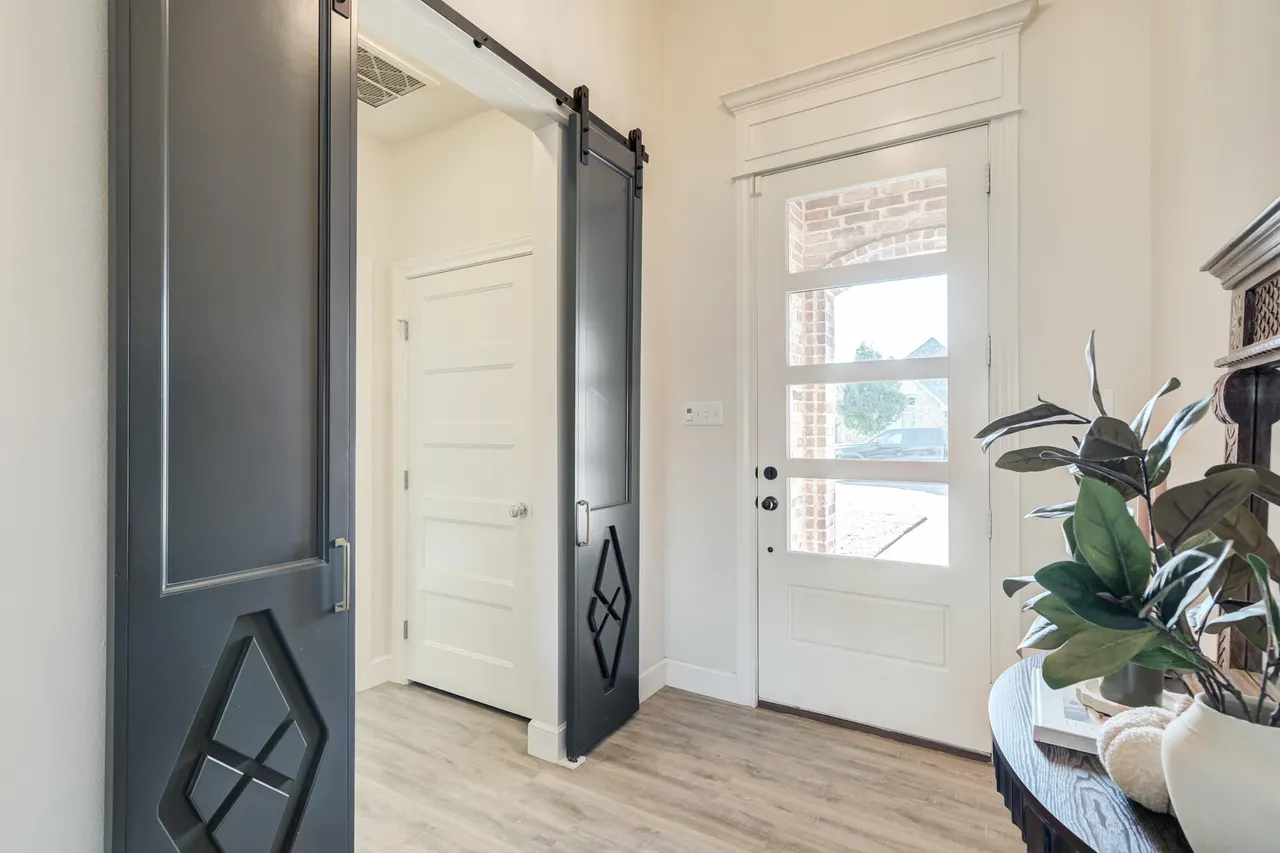 Photo 5 — 622 N 10th Street, Wolfforth, TX 79382