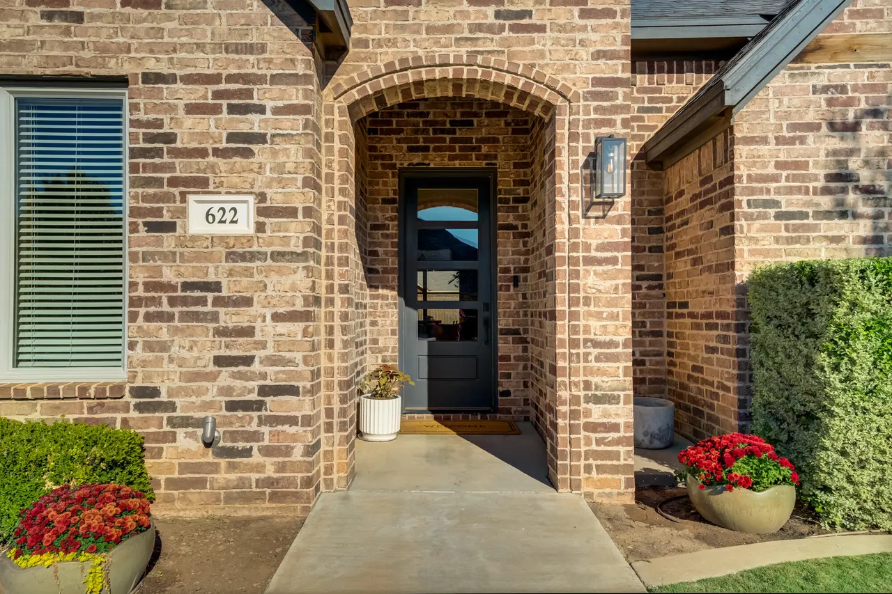 Photo 3 — 622 N 10th Street, Wolfforth, TX 79382