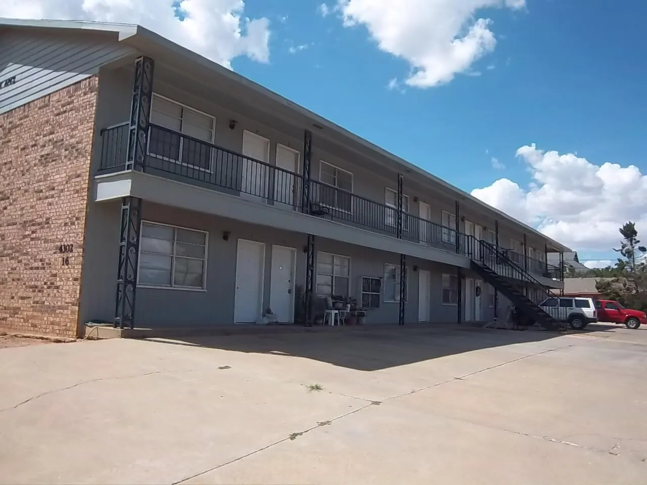 Photo 2 — 4302 16th Street #5, Lubbock, TX 79416