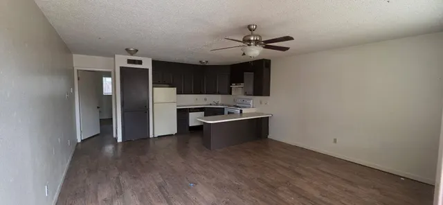 Photo 5 — 4302 16th Street #5, Lubbock, TX 79416