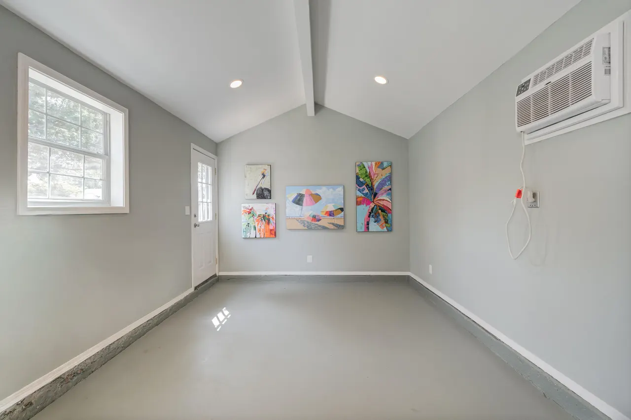 Photo 5 — 3313 31st Street, Lubbock, TX 79410