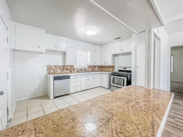 Photo 4 — 2514 37th Street, Lubbock, TX 79413