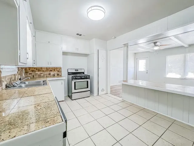 Photo 5 — 2514 37th Street, Lubbock, TX 79413