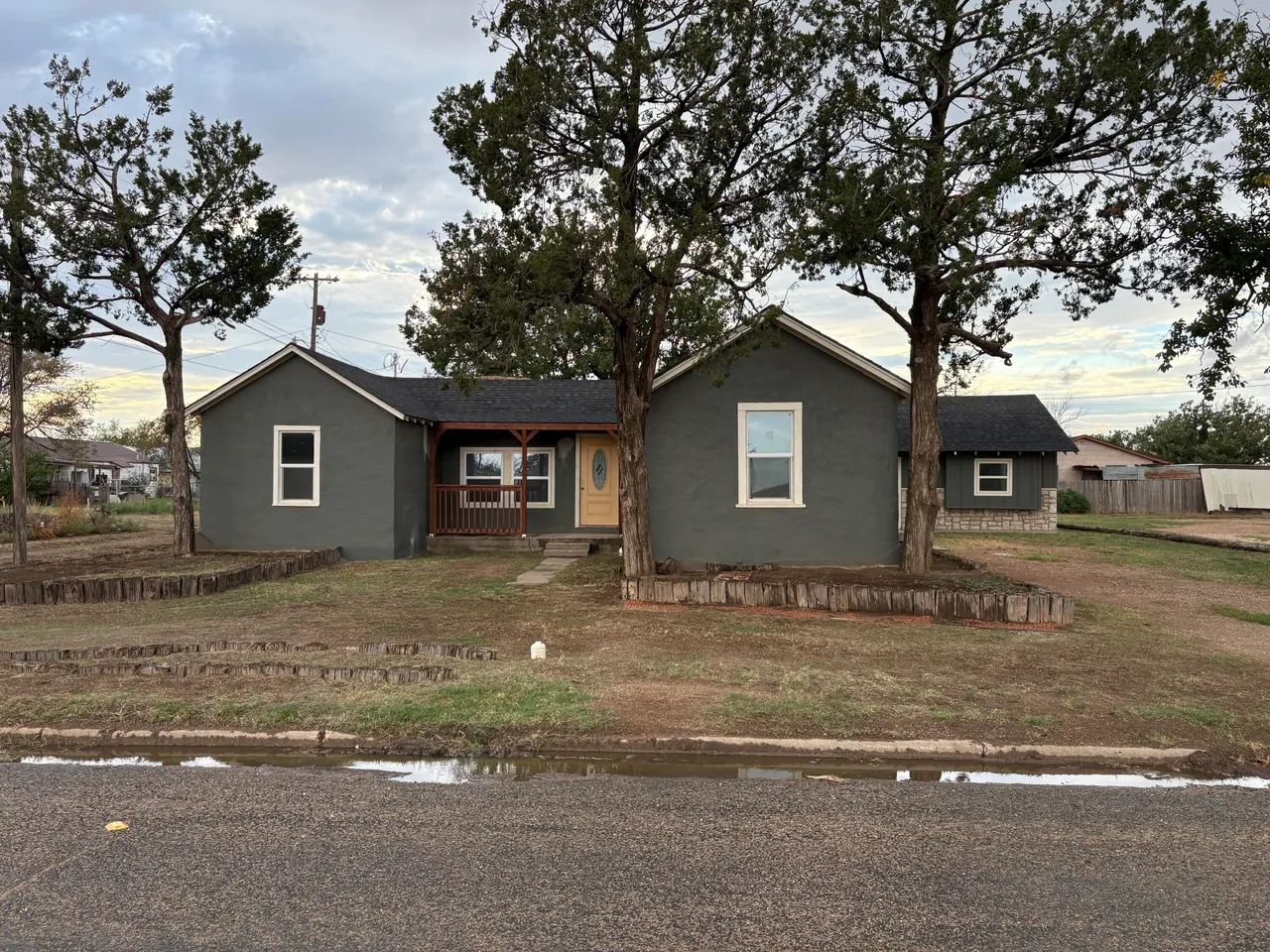 Front exterior — 815 Avenue E, Ralls, TX 79357