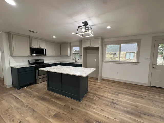 Photo 3 — 815 Avenue E, Ralls, TX 79357