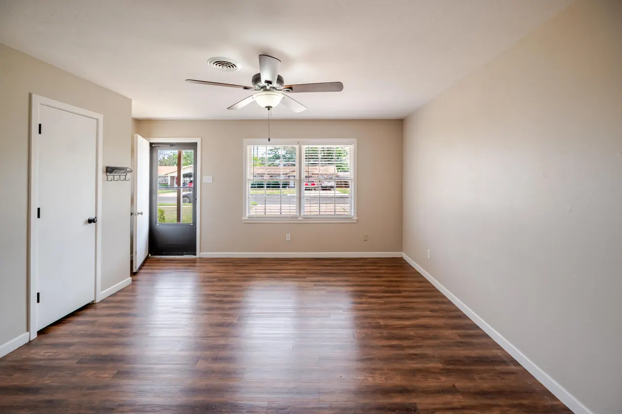 Photo 5 — 1912 69th Street, Lubbock, TX 79412