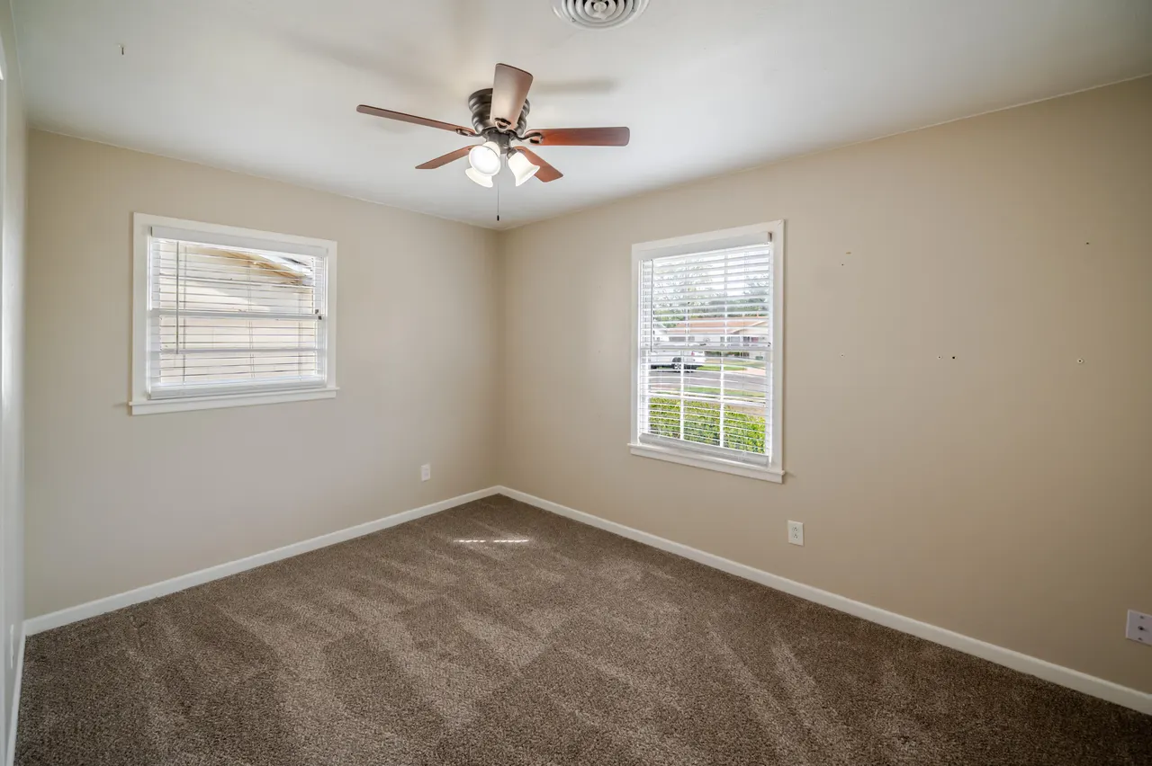 Photo 10 — 1912 69th Street, Lubbock, TX 79412