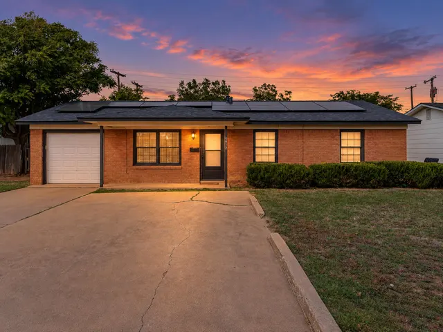 Photo 3 — 1912 69th Street, Lubbock, TX 79412