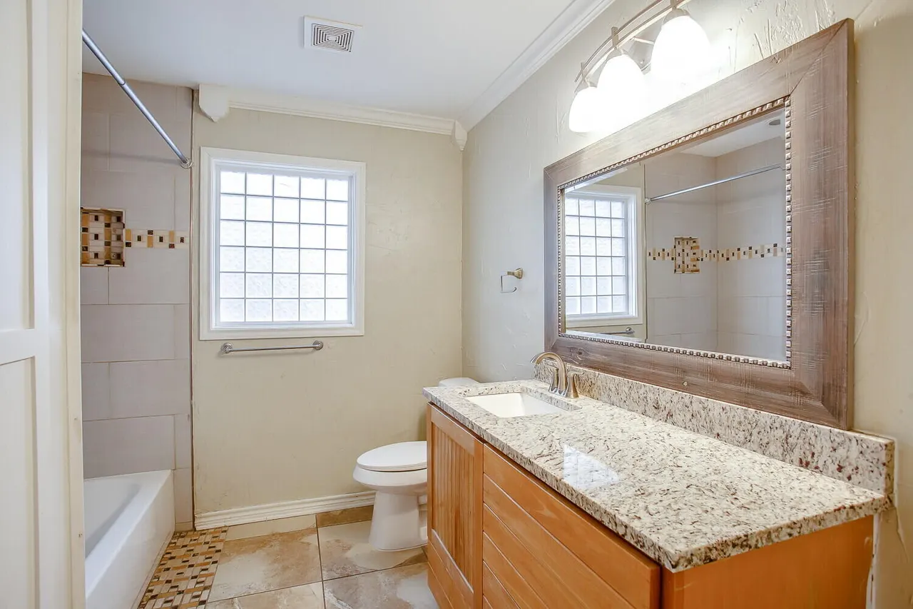 Photo 6 — 2707 39th Street, Lubbock, TX 79413