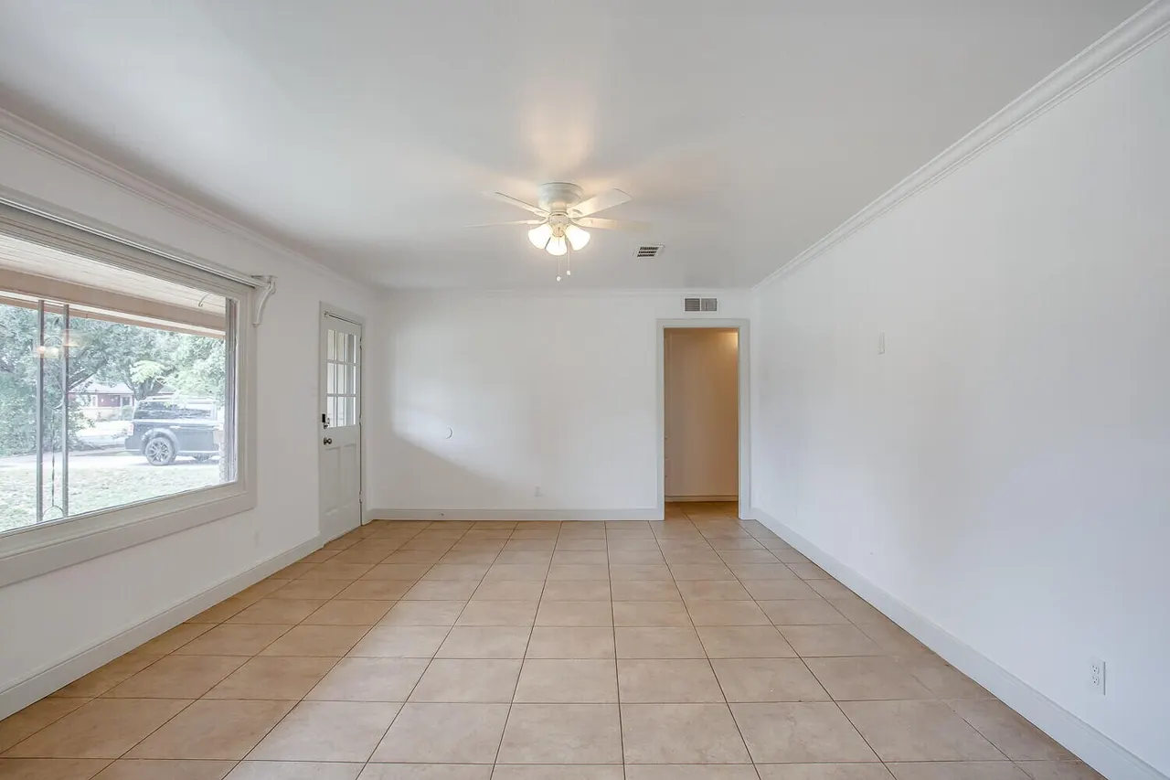 Photo 3 — 2707 39th Street, Lubbock, TX 79413