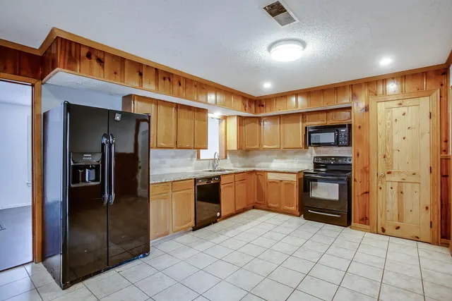 Photo 4 — 2707 39th Street, Lubbock, TX 79413