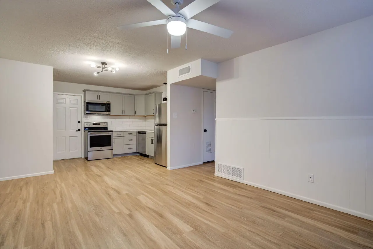 Photo 9 — 228 Hickory Street B, Levelland, TX 79336