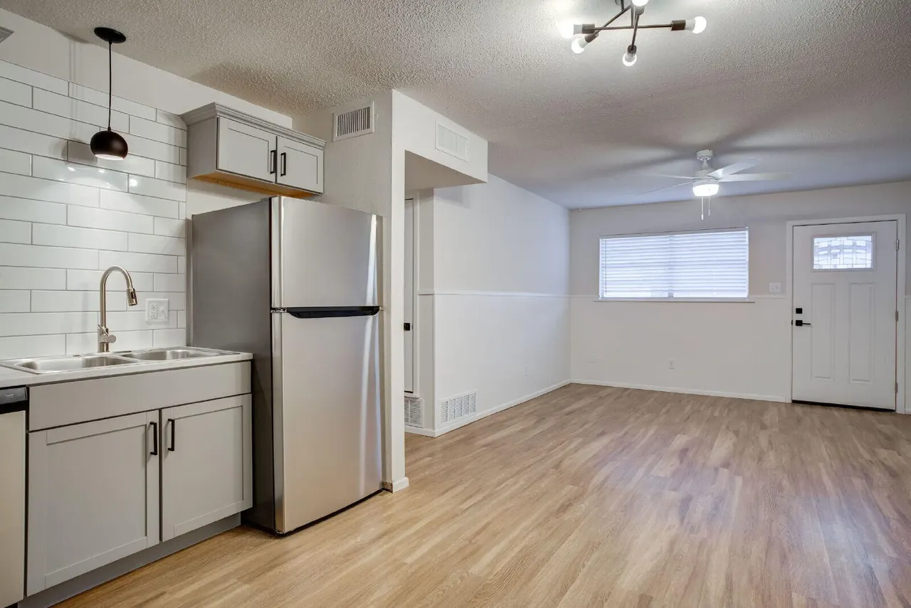 Photo 10 — 228 Hickory Street B, Levelland, TX 79336