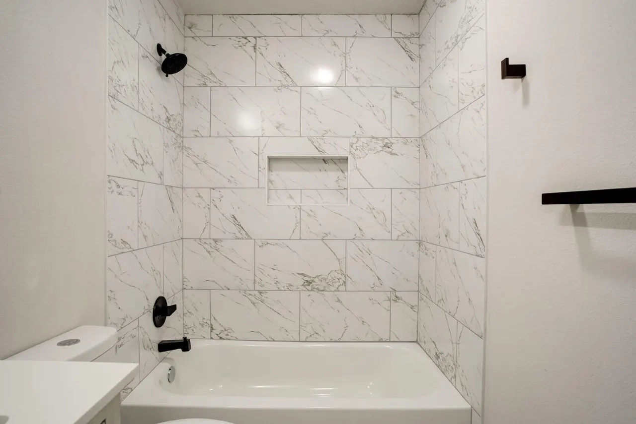Photo 11 — 228 Hickory Street B, Levelland, TX 79336
