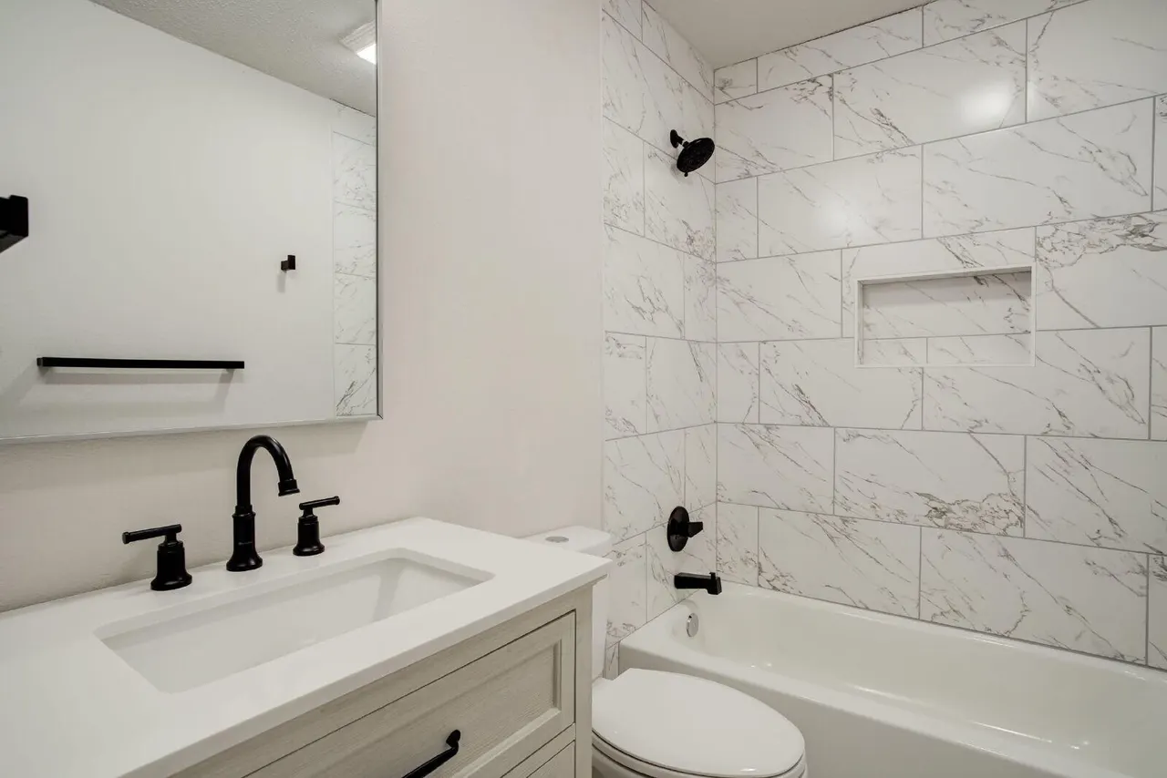 Photo 12 — 228 Hickory Street B, Levelland, TX 79336